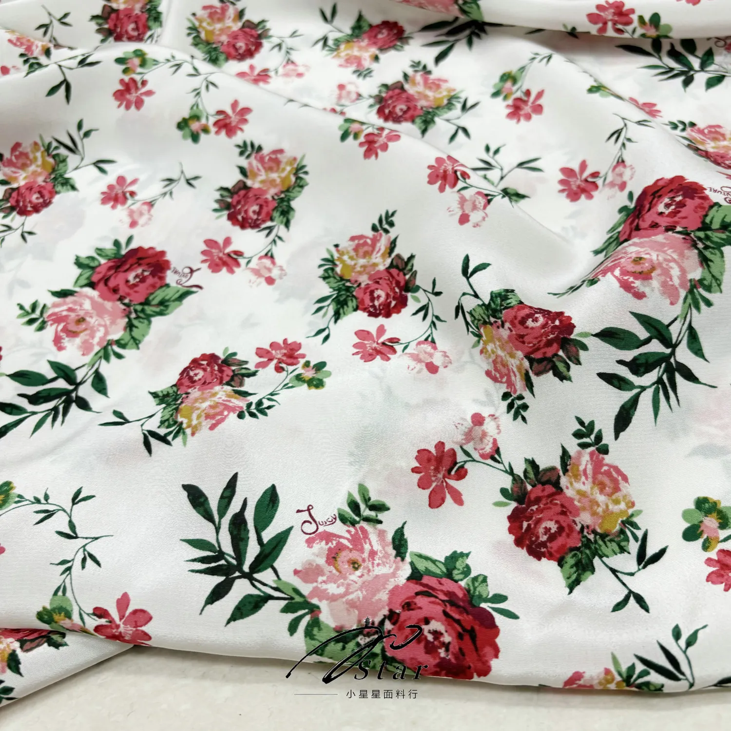 Silkworm Silk Black Rose Printed Silk Crepe De Chine Fabric Cheongsam Dress Shirt Matte Satin Fabric Spring and Summer