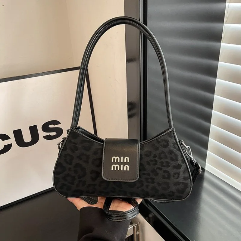 

Elegant Designer Messenger Tote With Letter Logo Parisian Style Also A Perfect Luxury Diaper Bag Choice