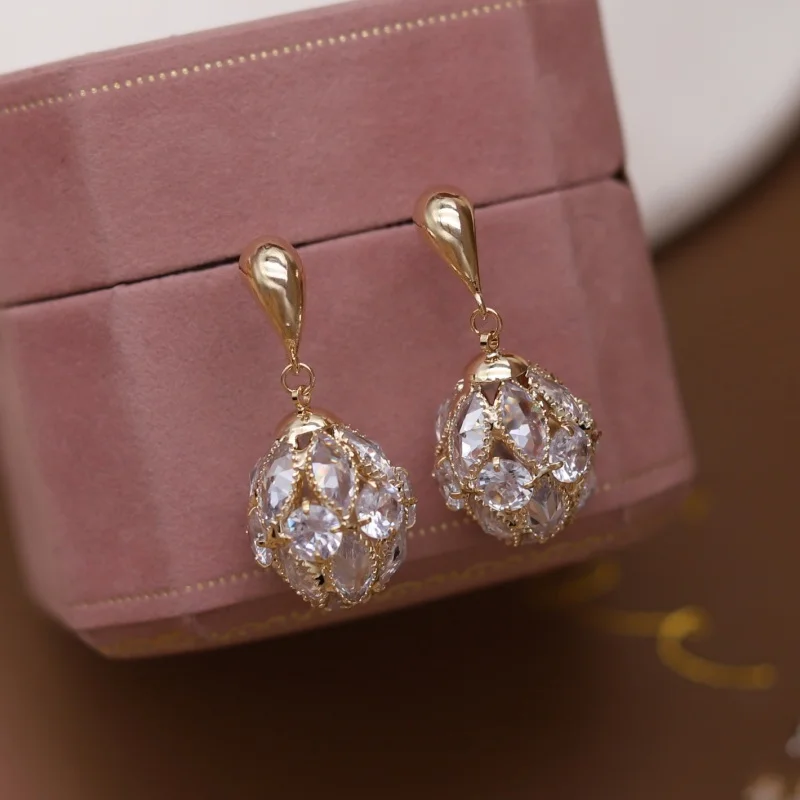 

2025 Korean new design fashion jewelry 14K gold plated luxury water drop zircon earrings elegant women's party accessories