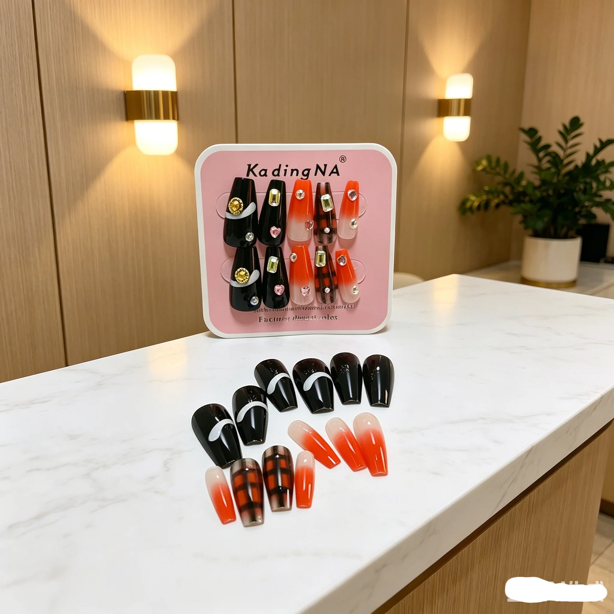 The 24-piece set comes with a complete set of professional nail care tools, providing a sense of lightness when worn.
