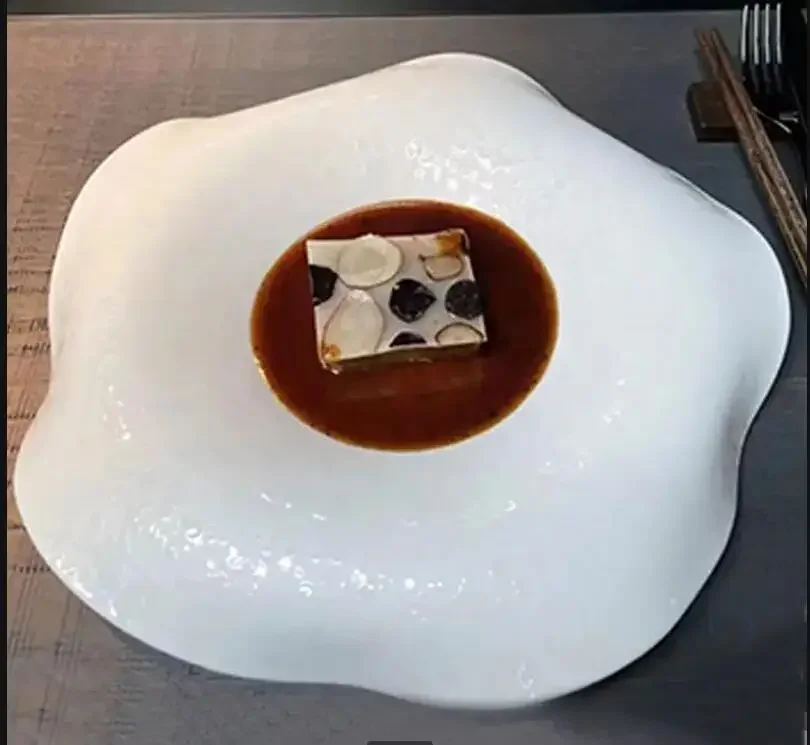 

11-дюймовая керамическая тарелка, цветок, отель, ресторан, украшение для еды, основное блюдо, домашняя кухня, стейк, столовые приборы