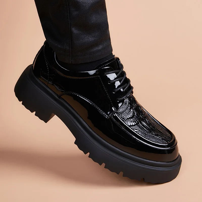 أسود براءات أحذية من الجلد للرجال 2024 مصمم فستان أحذية رجالي موضة الرجال مكتب أحذية رسمية Chaussure أوم Zapatos Hombre