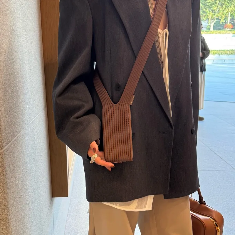 Bolsas Femininas: Nova Moda, Bolsas de Ombro Artesanais de Tricô, Bolsas de Axila de Lã para Celular, Perfeitas para a Aula