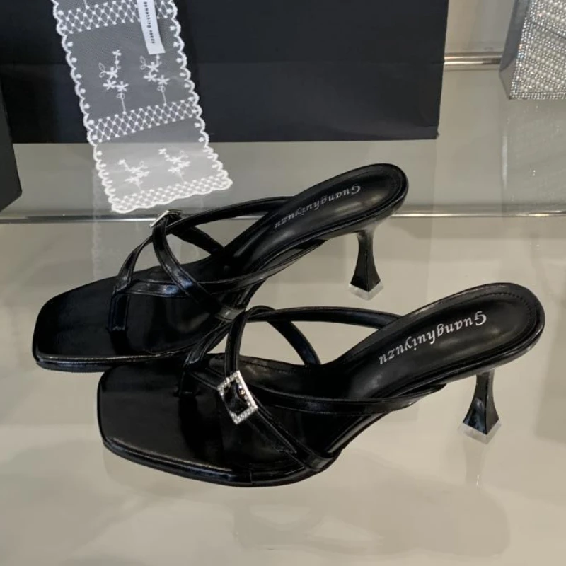 

Летняя обувь, шлепанцы на высоком каблуке, женские модные дизайнерские тапочки на каблуке с пряжкой со стразами, сексуальные сандалии-мюли с квадратным носком