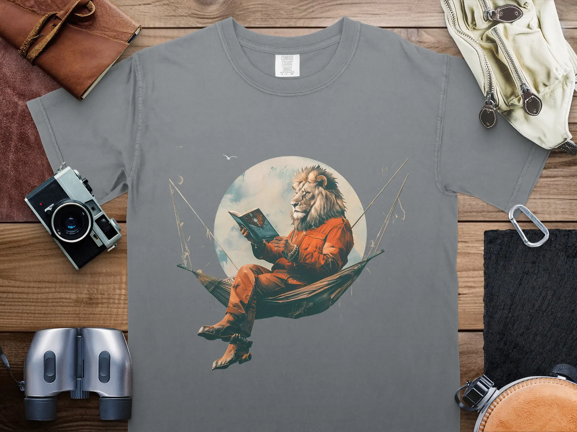 Lion Reading on Hammock T Shirt Casual Unique Animal Art Design Trendy Book Lover Top Wildlife Clothing