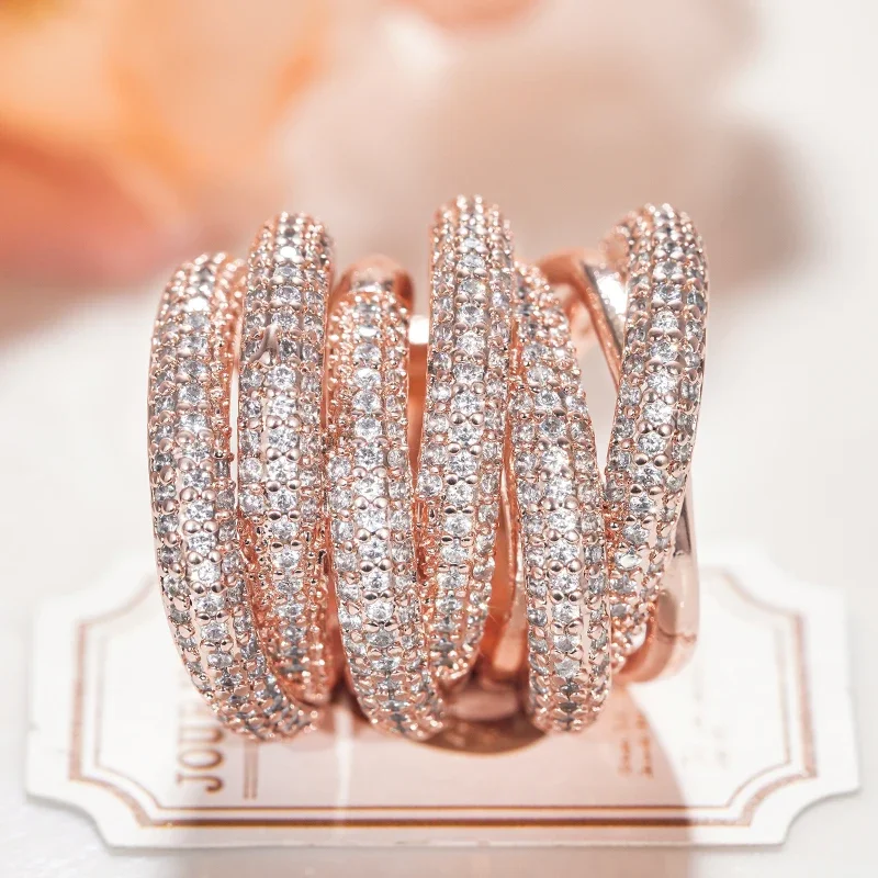 Huitan Mehrschichtiger Damenring in Roségoldfarbe mit glänzendem Zirkonia, Party-Statement-Accessoires für Hochzeit, schicker Schmuck – Detail 6
