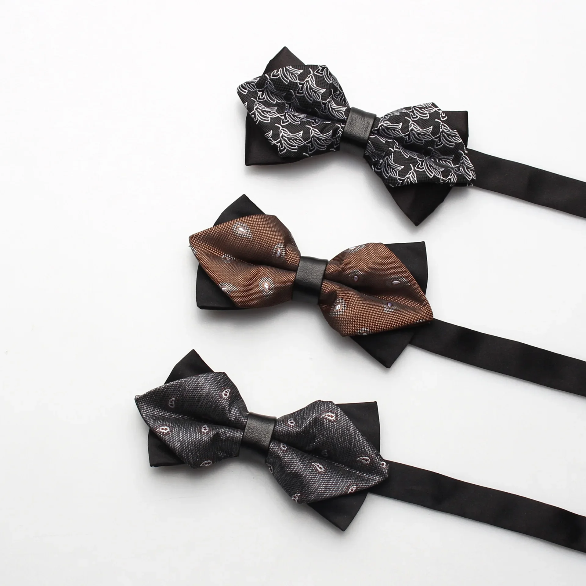 Pointed British double striped bow men  formal business FASHION version of the groom  wedding black wine red bow tie