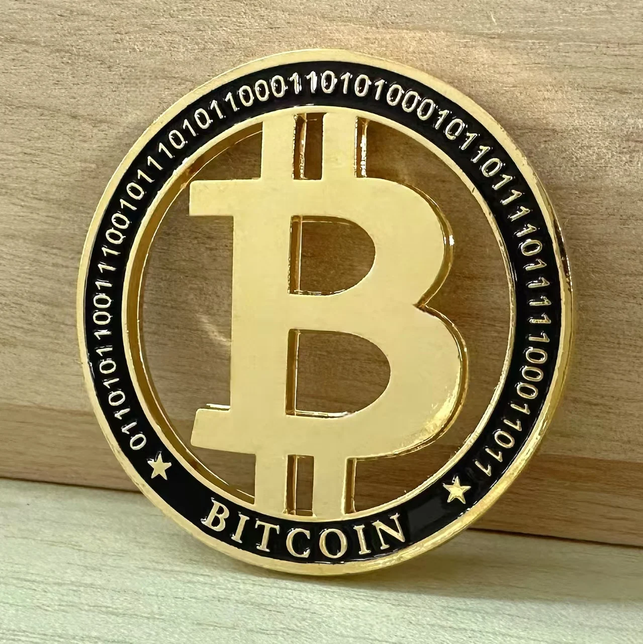 

Gold Bitcoin Commemorative Coin Hollowed Lucky Challenge Coin Collectibles Souvenir Business Gift