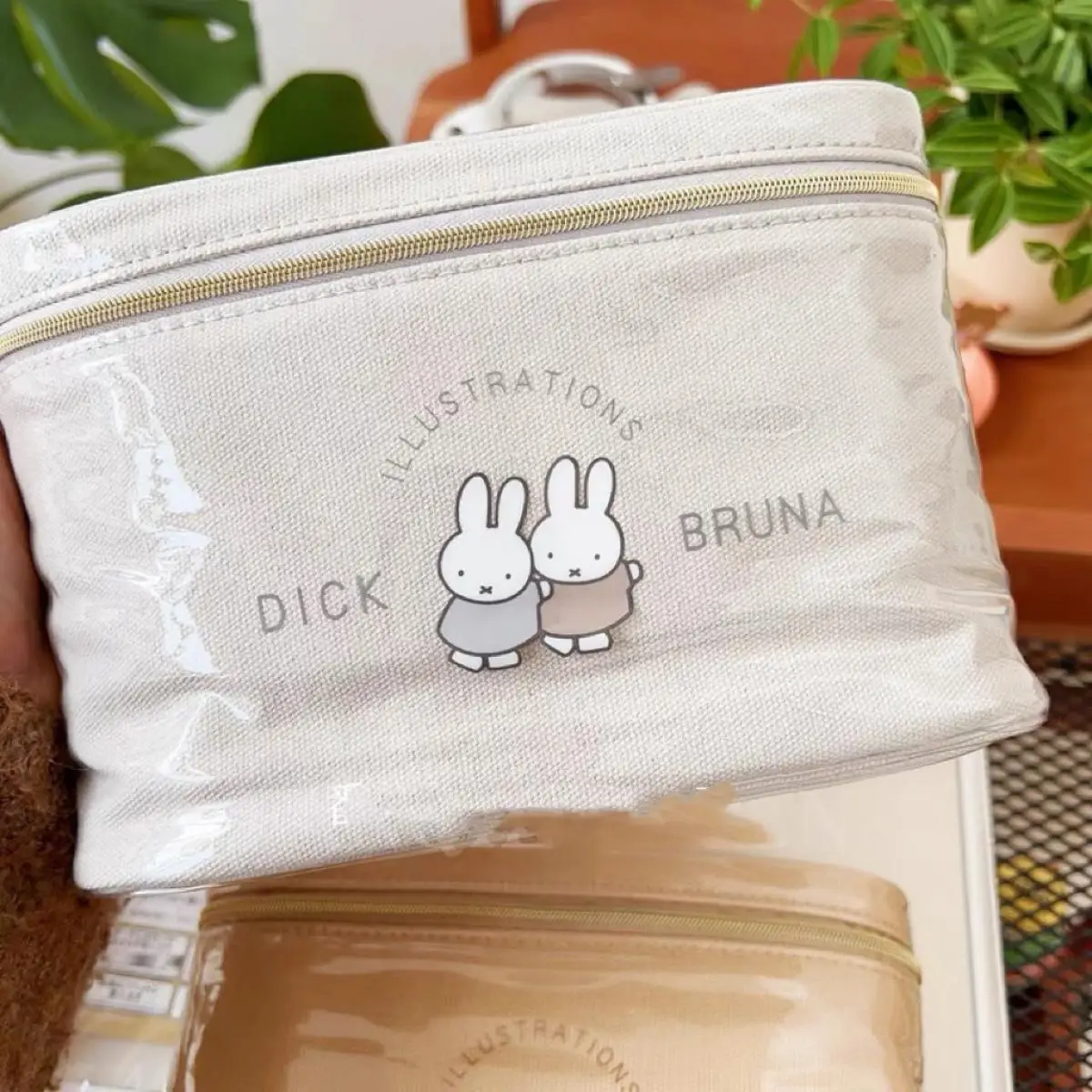 New Miffy Makeup Bag for Girls Creative Waterproof Handheld Makeup Bag for Couples Large Capacity Cartoon Portable Storage Bag