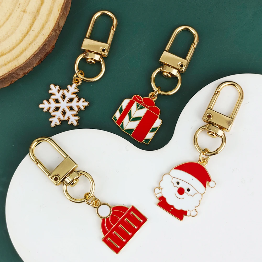 Exquisite Christmas Keychain Metal Snowman Elk Penguin Santa Claus Keyring Handbag Purse Decor Accessories Kids New Year Gifts