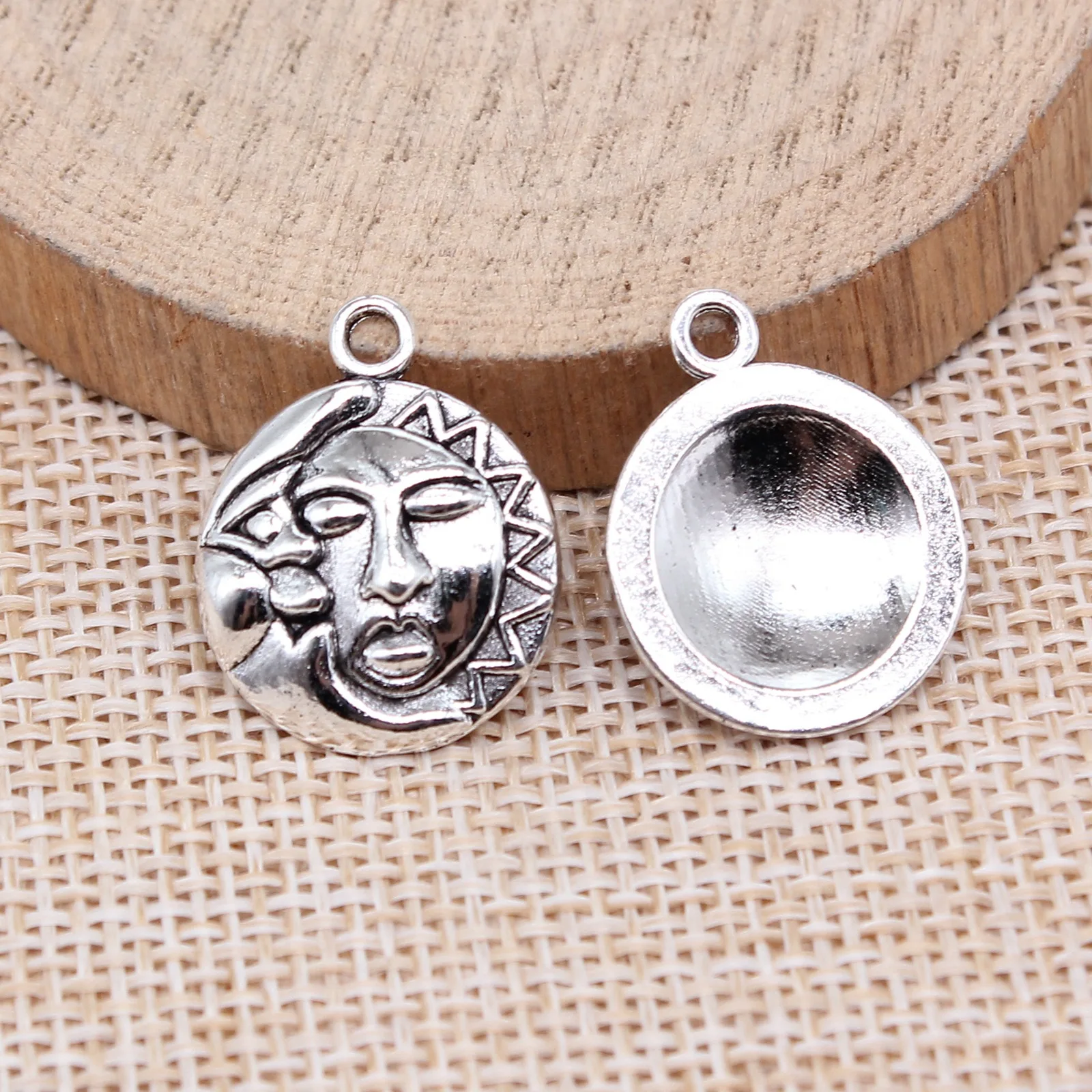 WYSIWYG 10pcs 21x17mm Antique Silver Color Sun Moon Face Charms Pendant For DIY Jewelry Making Handmade Jewelry Craft Findings