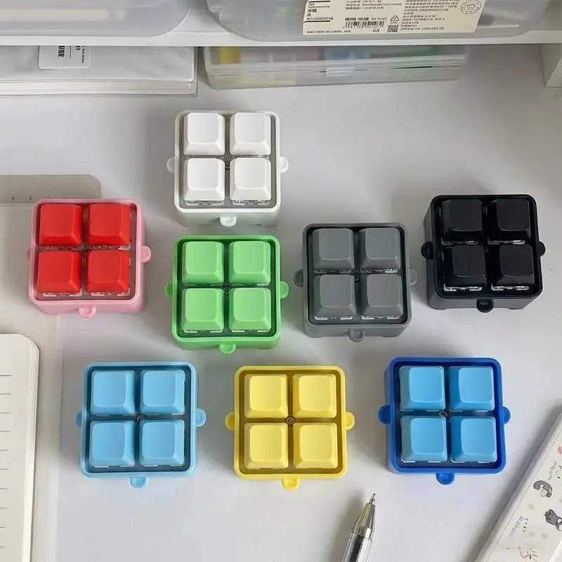 4-Tasten-Tastatur-Schlüsselanhänger, Licht-Tastatur-Klicker, mechanischer Tastatur-Schlüsselring, Stressabbau-Spielzeug, Geschenk für die Freundin – Detail 13