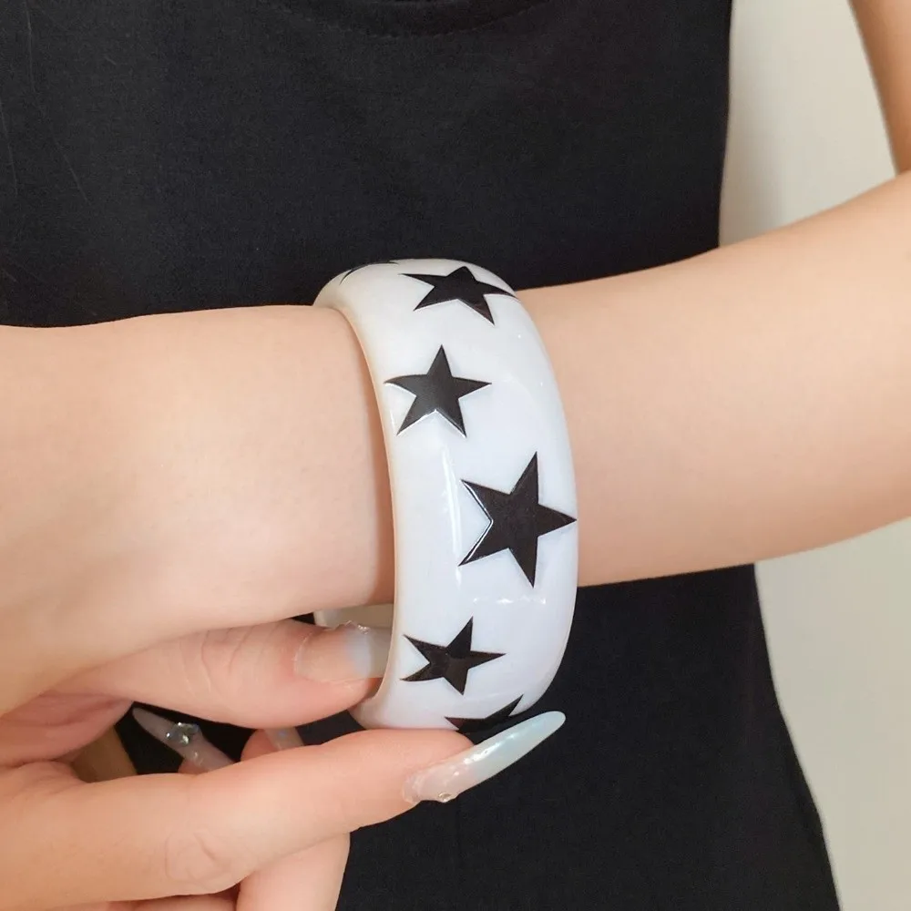 Exaggerated Resin Y2k Star Bangle Korean Ins Smudging Star Wide Bracelet Jewelry Accessories Dopamine Pentagram Hand Ring Gift