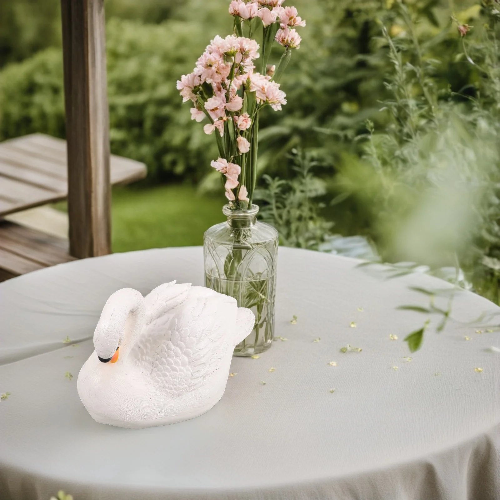 

Realistic Sculpture Outdoor Garden Decoration Resin Swan Ornament Weather Resistant Elegant Statues Courtyard Pond Decorative