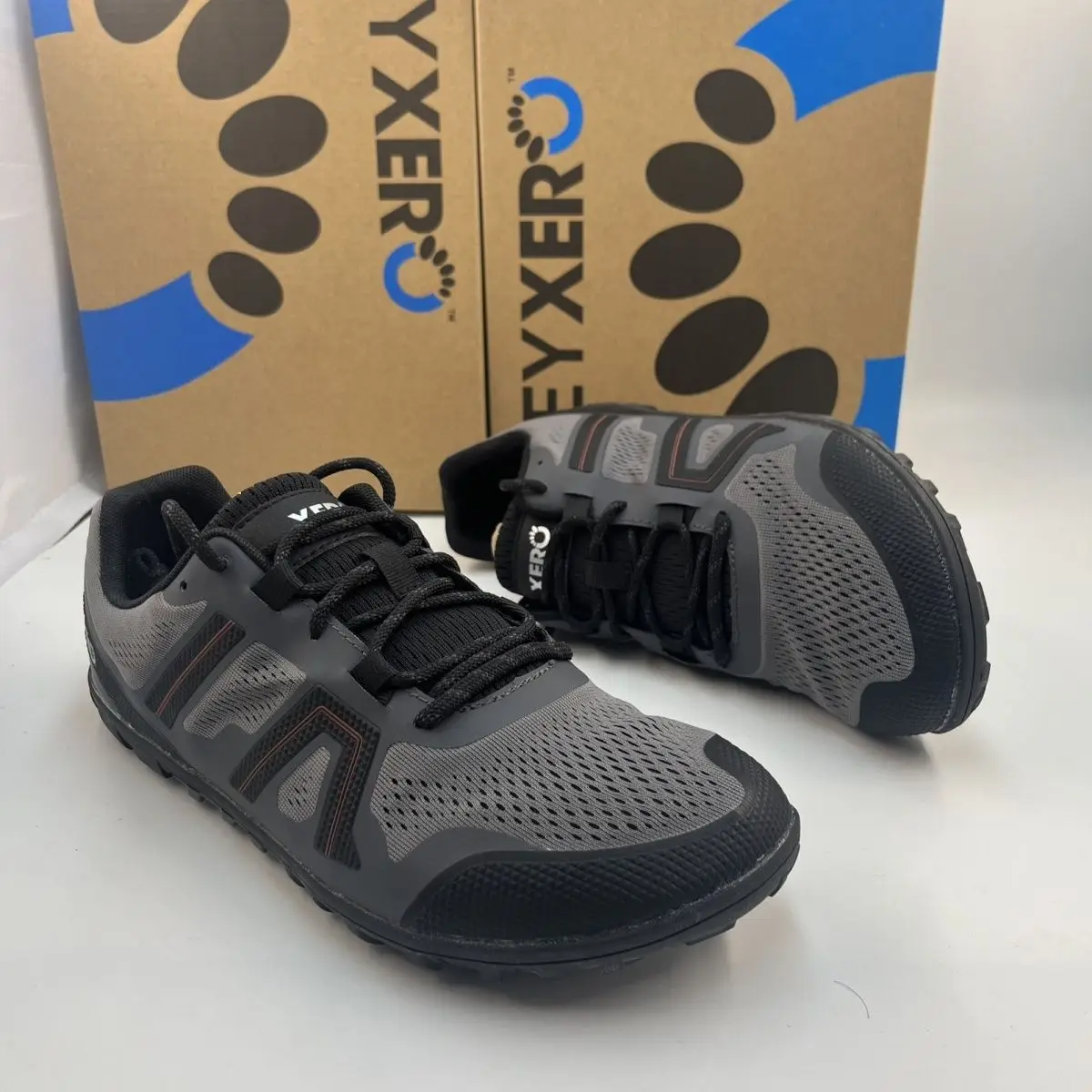 2025 Neutral Weightlifting Fitness Sneakers Portable Athletic Shoes Soft Sole Training Shoes Walking Shoes