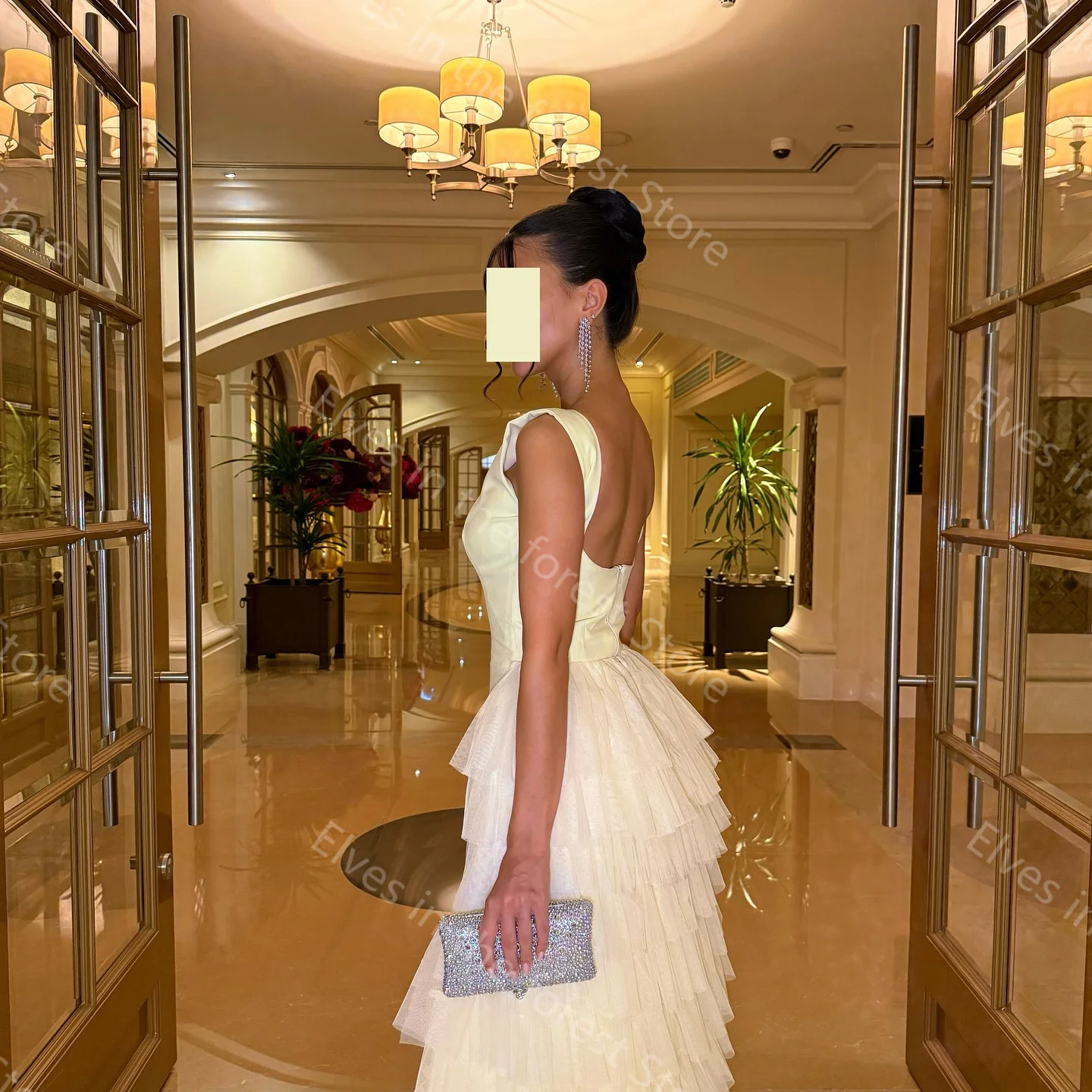 Elegant สีเหลืองชุดราตรีฉัตร Ruffles แขนกุดซาตินชุดราตรีพร้อมรถไฟกวาดที่กําหนดเองอย่างเป็นทางการ Party Guest Gowns