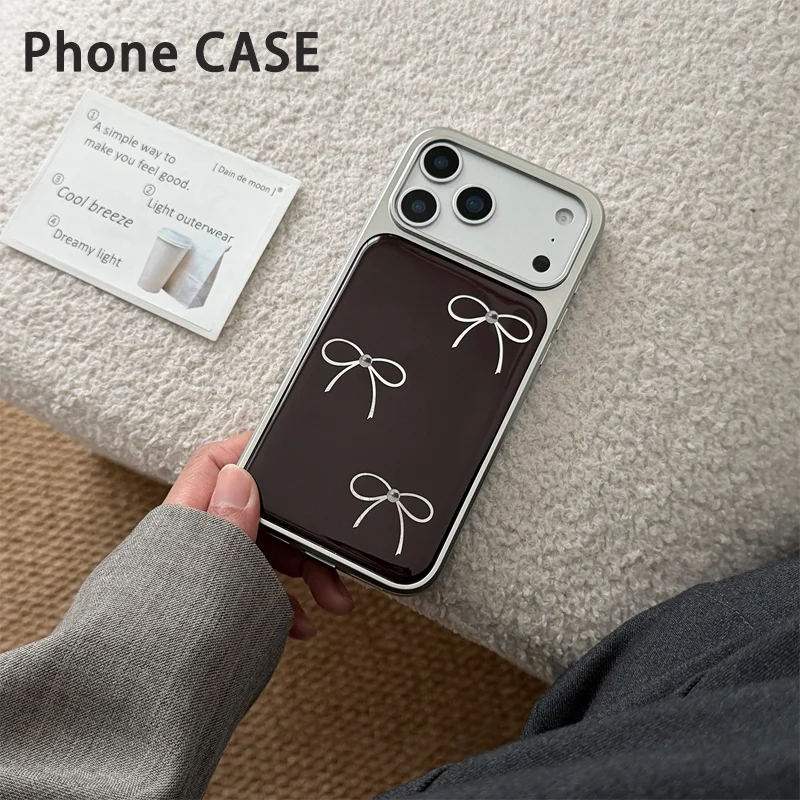 Retro Blumenmuster Kaffeefarbene Schleife Koreanischer INS-Stil Kanten-Epoxy Anti-Sturz Handyhülle für iPhone XR/11/12/13/14/15/16/17 ProMax