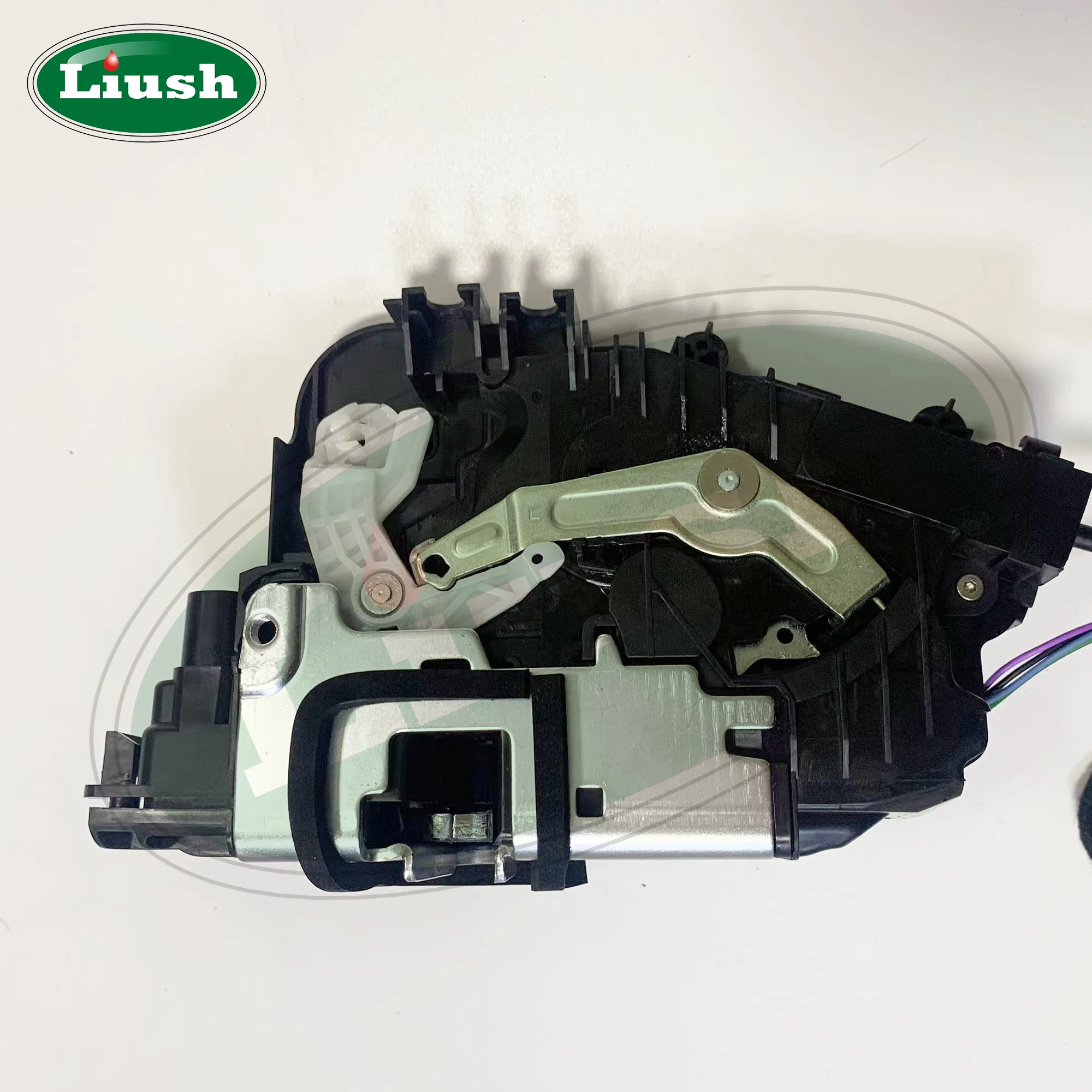 Zestawy do modernizacji automatycznego systemu zamka elektrycznego Liush do drzwi samochodowych Mercedes Benz Vito 2016+ z magnetycznym, cichego domknięcia.