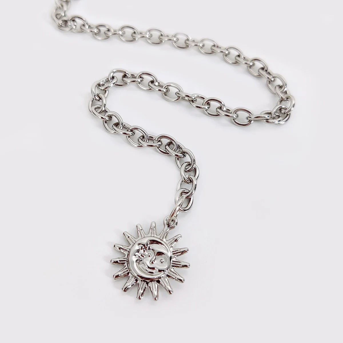 Vintage Goth Mond Goldketten-Gürtel für Damen, Taillengürtel mit Quasten, Metall-Designer-Kleidkorsett, Hochwertiges Hip-Hop-Punk-Accessoire für Frauen – Detail 9