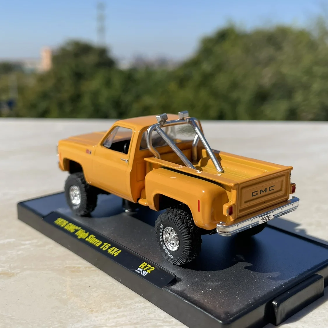 M2 Machines 1:64 1976 GMC HIGH SIERRA 15 4X4 alloy model kids gifts