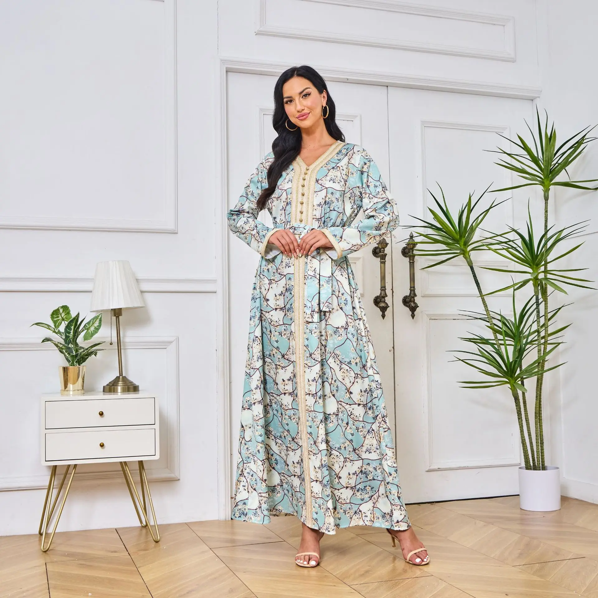 

Qatar-Dubai Muslim Women's Long Robe, Middle Eastern Fashion Printed Color-Blocked Dress, Soft & Comfortable, Elegant Maxi Dress
