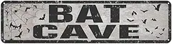 Bat Cave Metal Street Sign Vintage Rustic Decor Coffee Shop Bar camera da letto decorazione della parete della casa Bat Cave Sign 4x16 pollici Man Cave Si