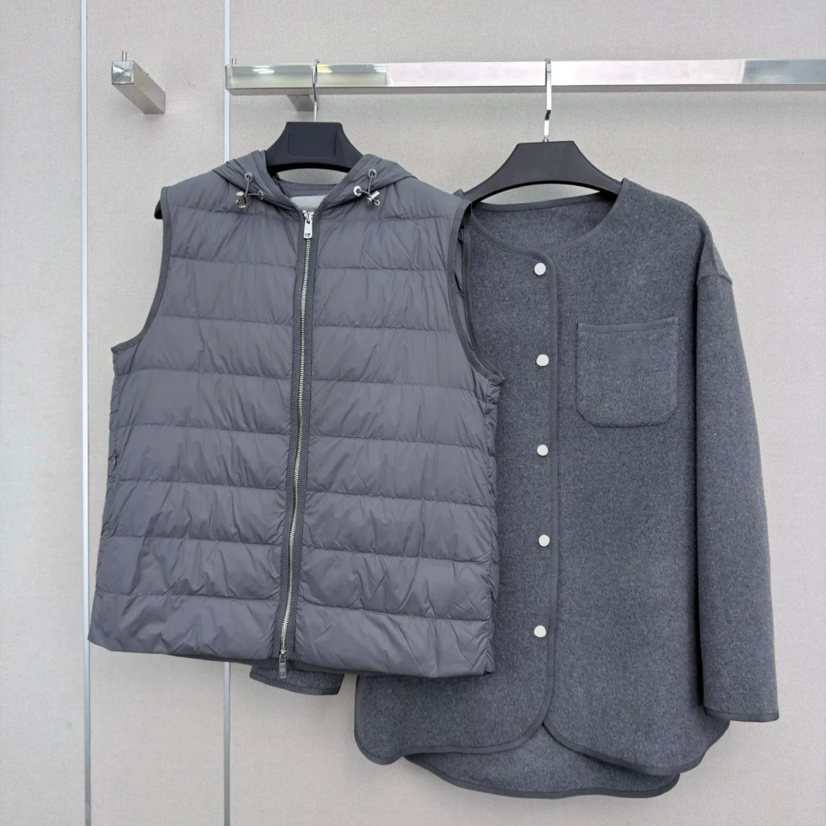 2026 high-quality women's detachable hooded down vest round neck woolen coat two-piece set--2026090189