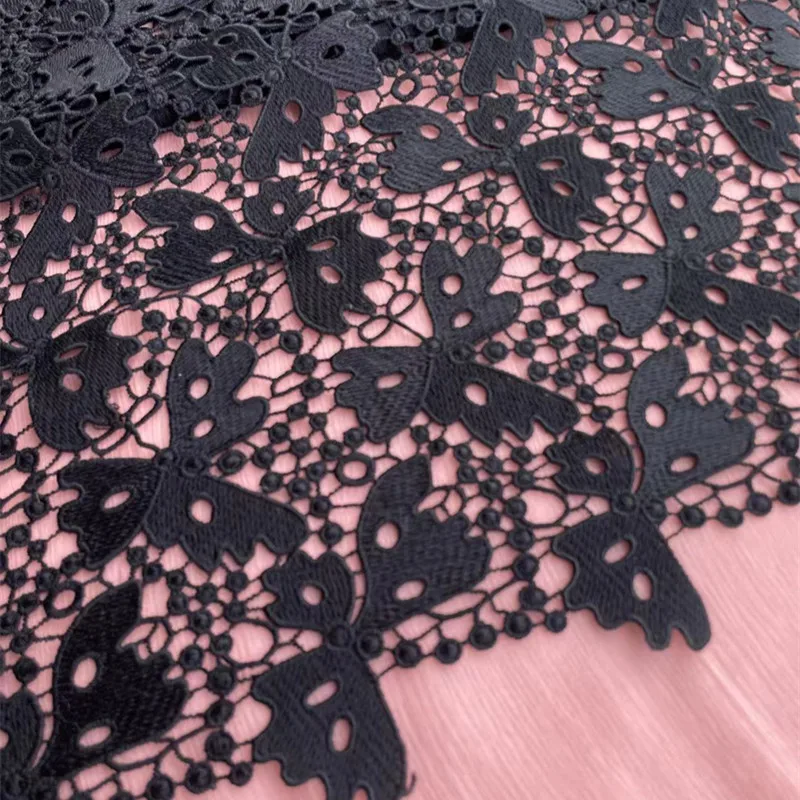 重厚な刺繍が施された黒蝶花柄レース生地、3d中空デザインのデザイナードレス、高級素材のチャイナドレス、衣料品