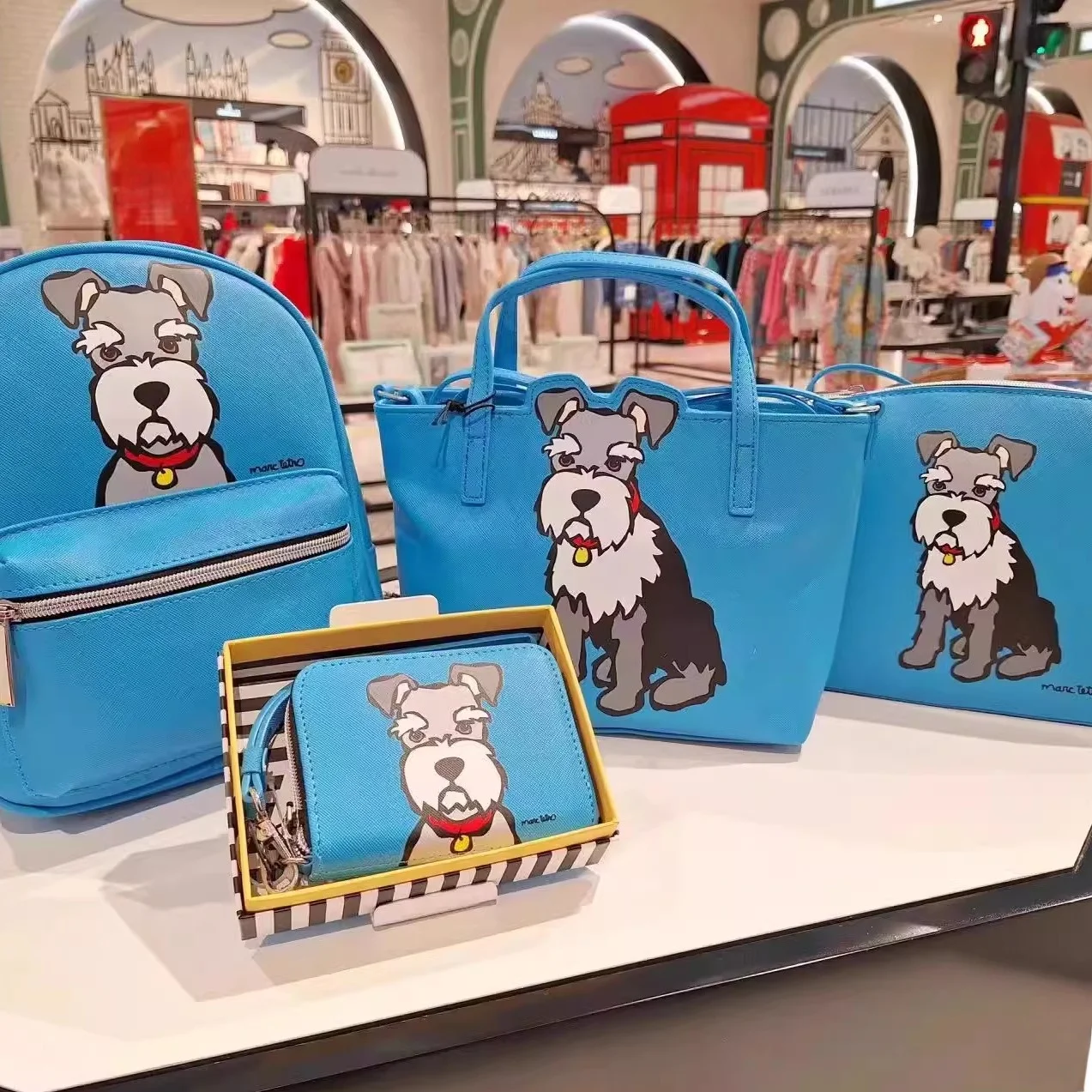 

Snowy Pattern Pet Dog Bapa Towel Umbrella Toy Outing Bapa for Daily Use Suitable for All Breeds with Doggies Design