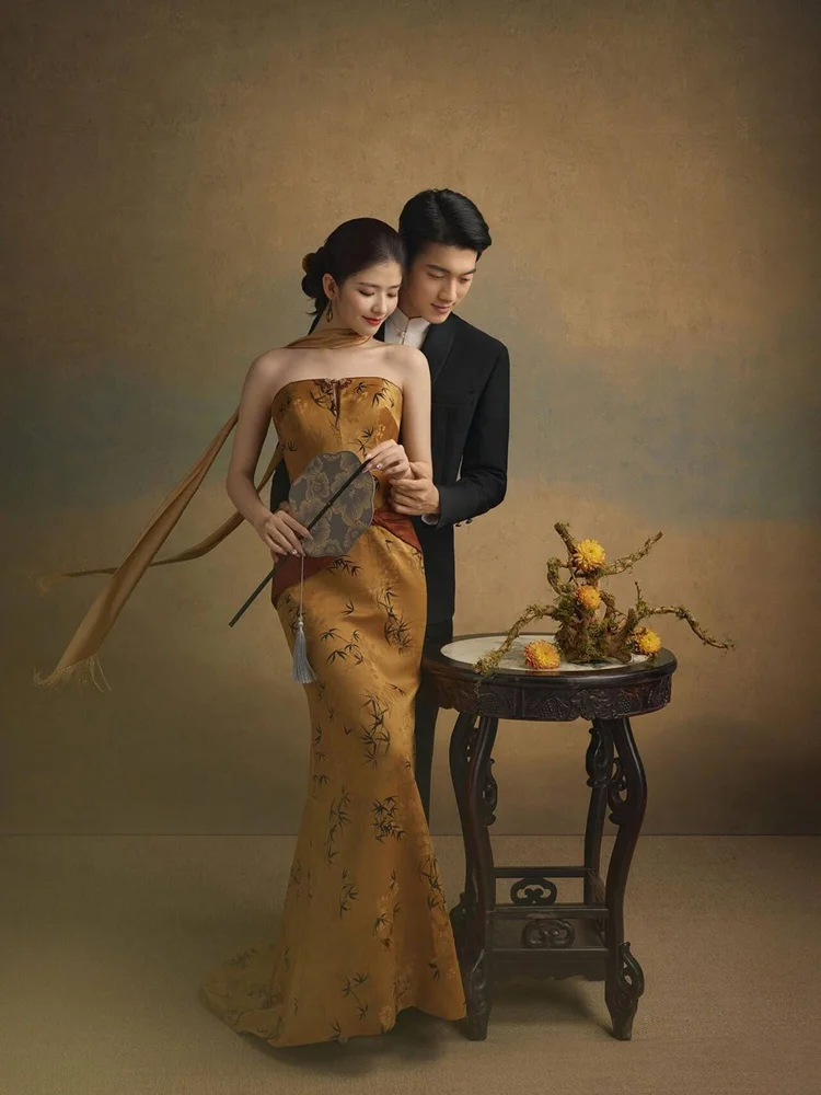 

2026 New Vintage Chinese Style Wedding Dress Couple Studio Theme Photographs Bride Morning Robe Drinking Ceremony Costume