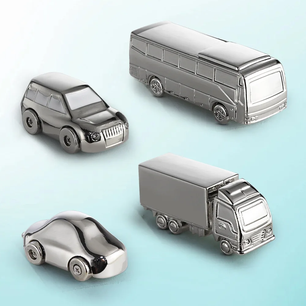 Kreativer Auto-Schlüsselanhänger, kleines Geschenk, Metall-Schlüsselanhänger für Herren, Souvenir