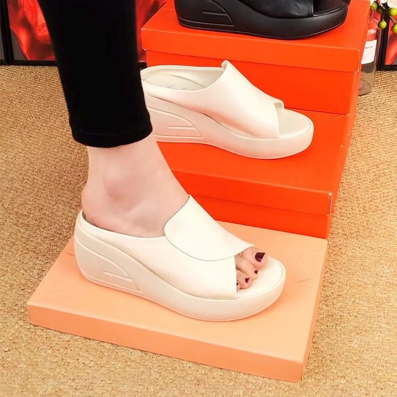 

Women Fashion PU Mid Heel Slippers 3-5cm Heel Rubber Flat Sole Non Slip Soft Comfortable Indoor Outdoor Casual Slides