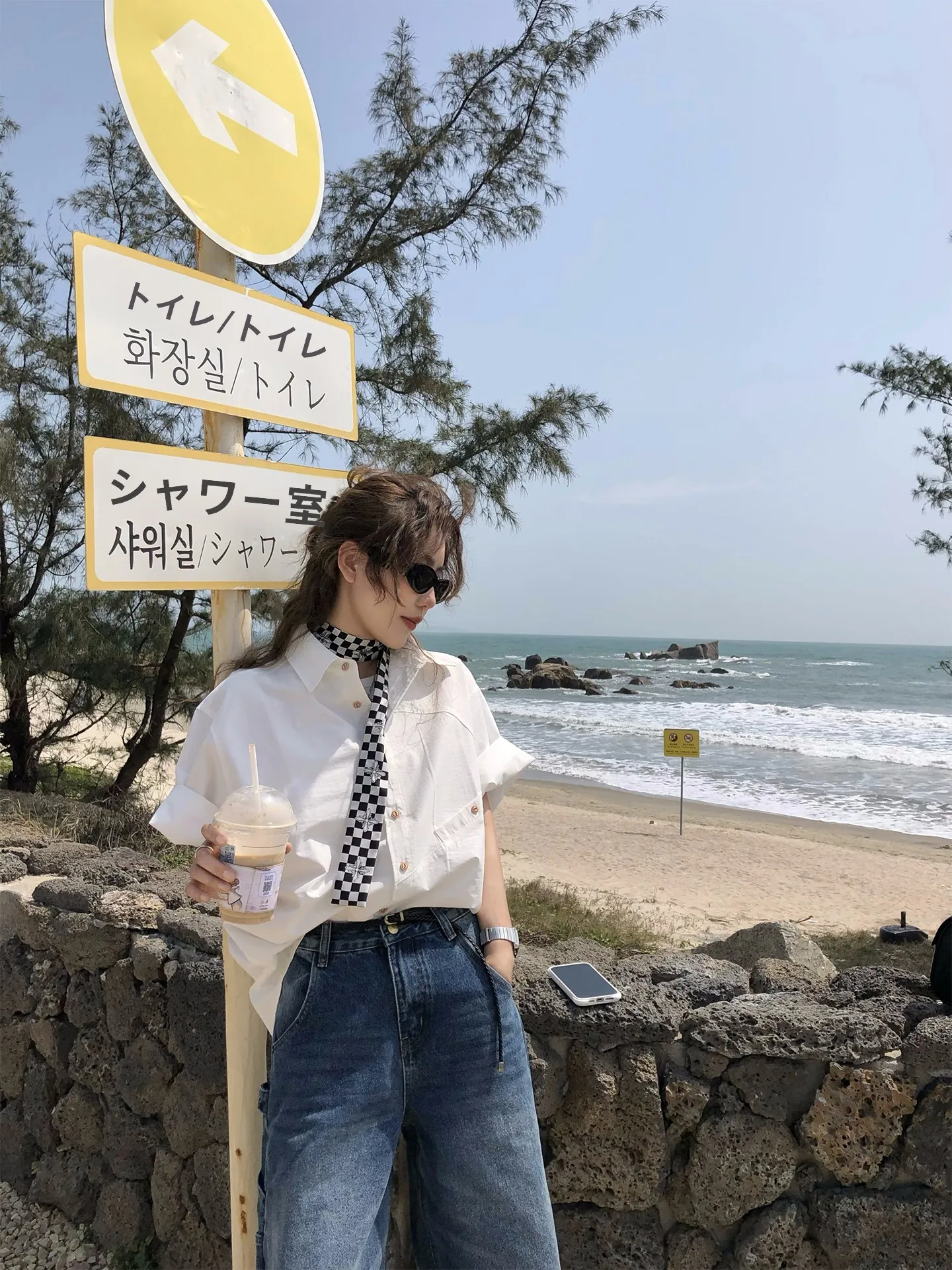 

Unisex White Short Sleeve Shirt Spring Summer Casual Loose Fit Neutral Style Side Cut Design Polyester Fiber Anti-Wrinkle Shirt