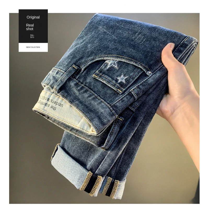 

Модные легкие роскошные джинсы для мужчин, новинка 2025 года, эластичные утягивающие корейские стильные модные осенние повседневные длинные брюки на маленьких ножках