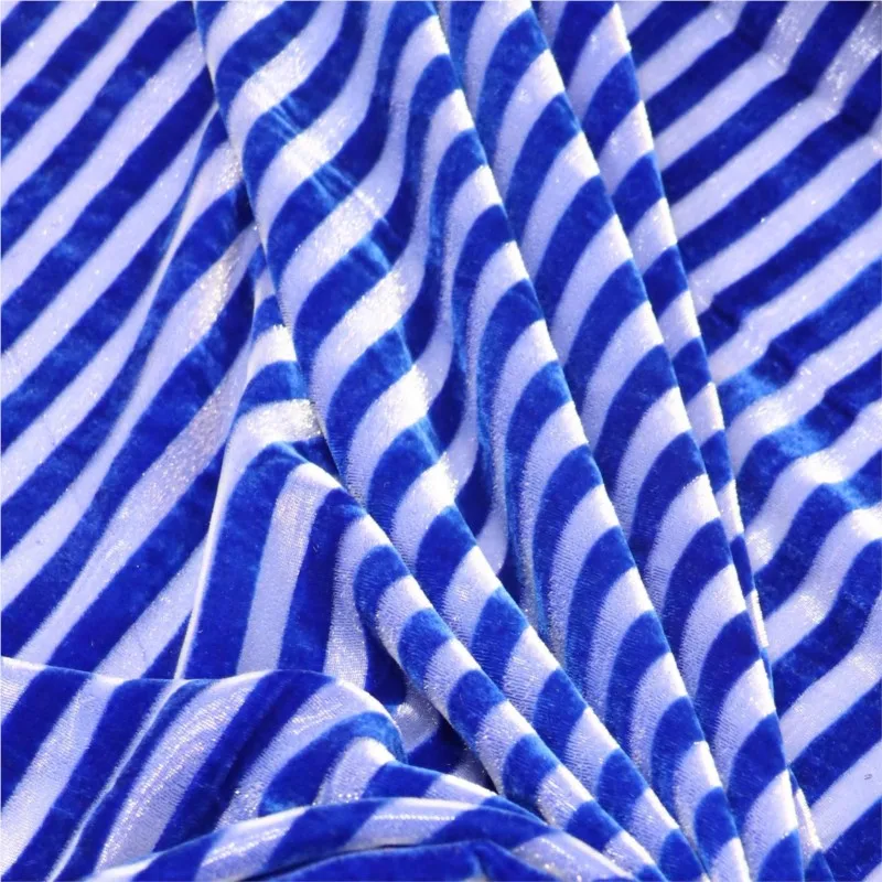 실크 스트라이프 의류 원단 밝은 색상의 벨벳 드레스와 치파오