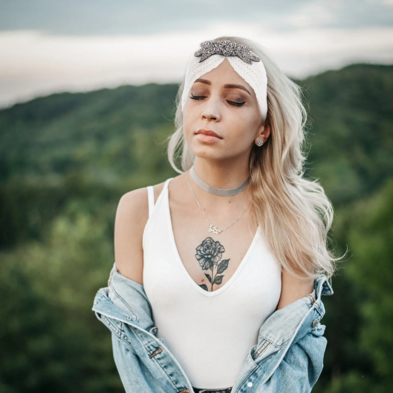 

Вязаная шерстяная повязка на голову с бежевым цветочным узором, теплая повязка для волос, минималистичный головной убор для нанесения масок и занятий йогой