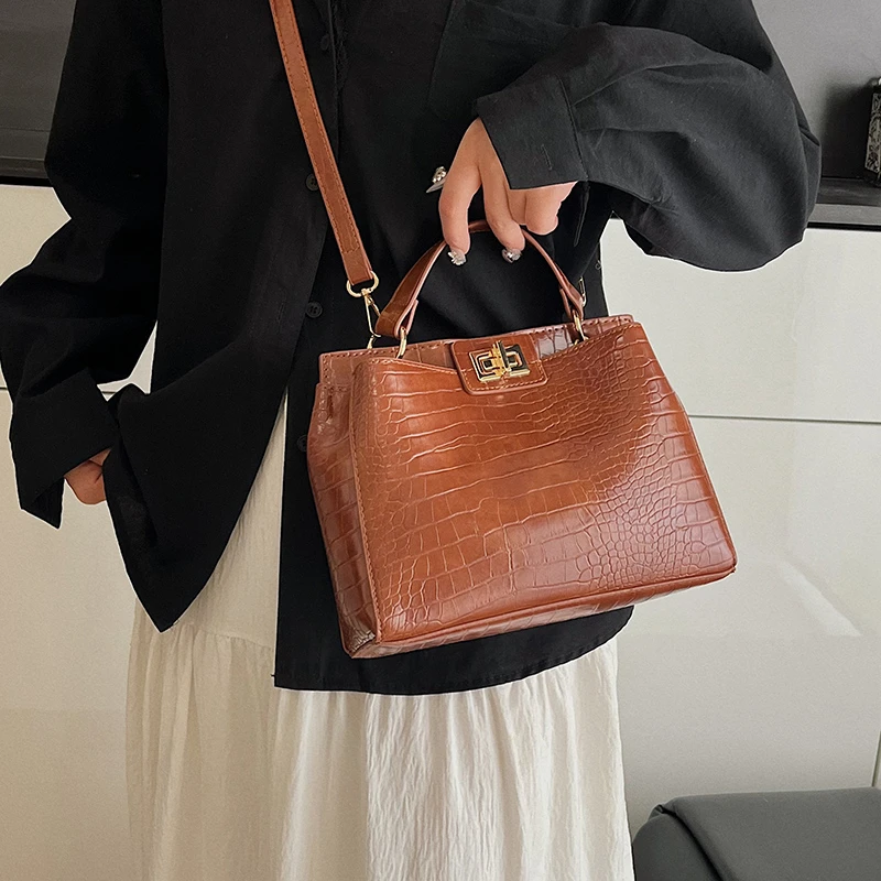 

Popular Crossbody Bag For Ladies Made Of High-Quality Leather By Famous Designer Classic Elegant Luxury Brand Stylish