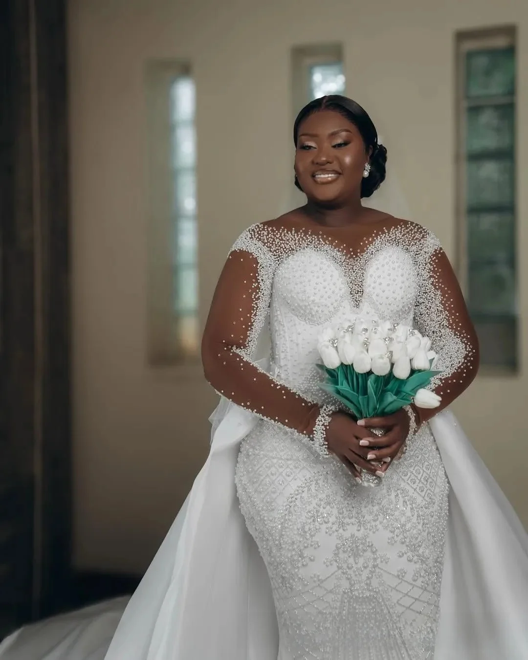 Customized Plus Size African Wedding Dress Bridal Gowns For Bride Mermaid Sheer Neck Detachable Train Lace Pearls Tiered Pleat