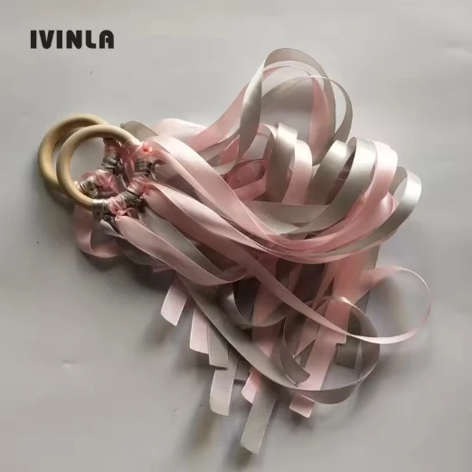 Nieuwste 10/20 stks/partij Regenboog Kleur Vlek lint Houten Ring Met Sliver Bell voor Hand Kite Speelgoed FLY ME verjaardagsfeestje Gunsten