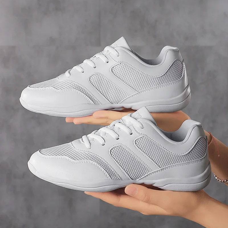 White Casual Sneakers Shoes Women 2024 Summer Breathable Mesh Ultra-light Running Shoes Ladies Basket Tenis Feminino Plus Size