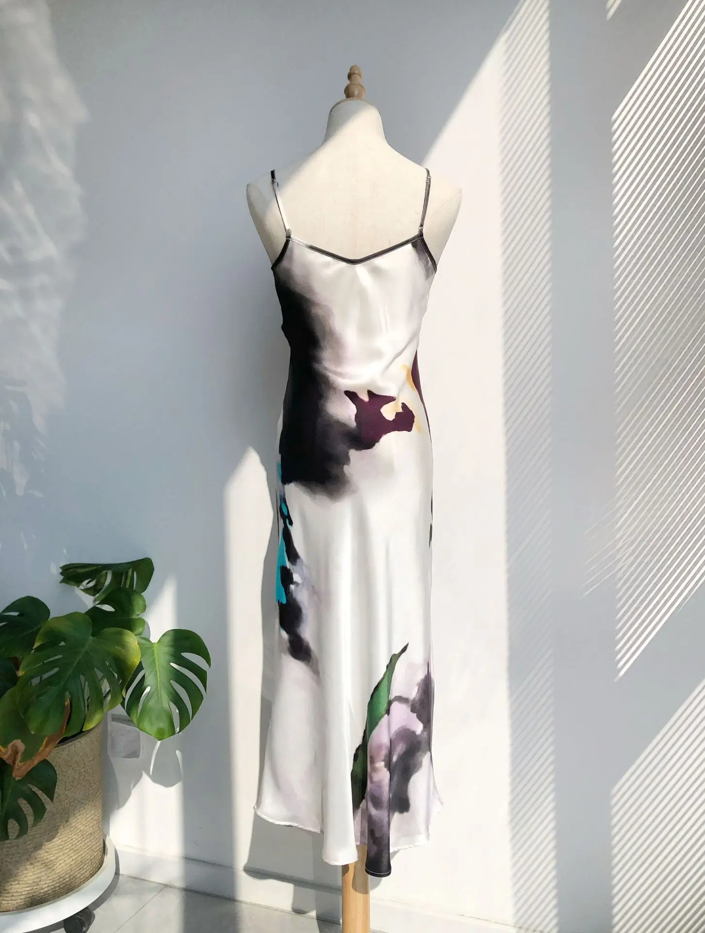 BirdTree 19MM 100% Mulberry Silk Ink Wash Print Dress,Woman Sand Wash Plain Satin Bias-cut Slip Dresses,2025 New D58108JF