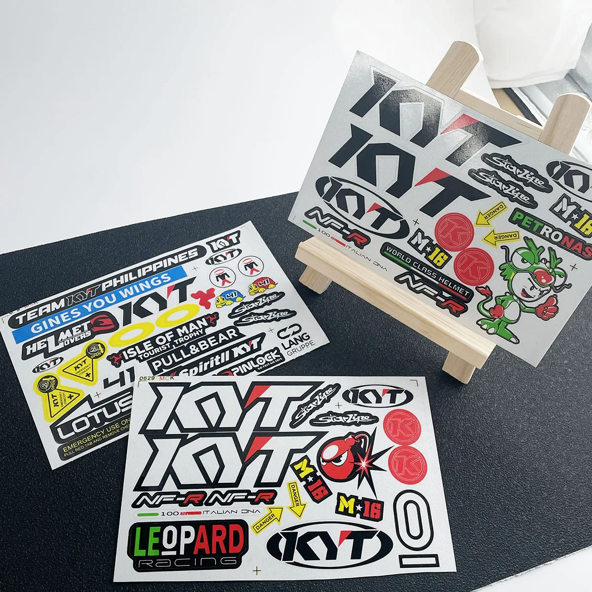 

Reflective Motorcycle Helmet Sticker Logo Decal For Handa Yamaha Kawasaki Suzuki Ducati Ktm