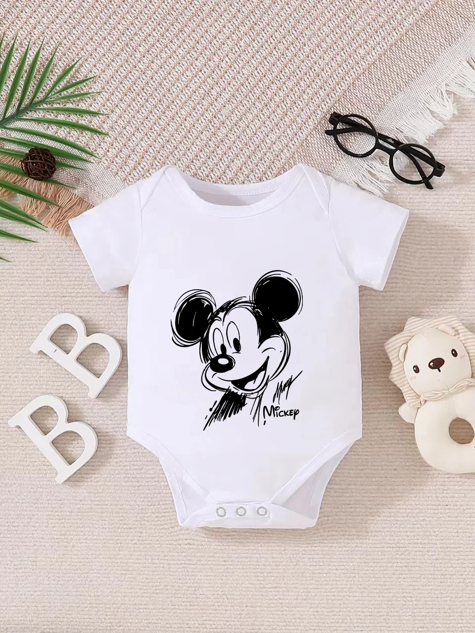 

【Officially Authorized】 Disney "Mickey Mouse" Baby triangle onesie | Gentle & Snuggly Fabric, Retro Line Art Print
