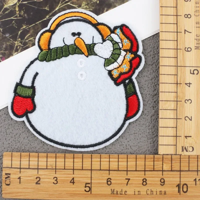 

Christmas Series Embroidery Cloth Sticker Cartoon Christmas Elk Snowflake Patch Sticker Ironing Sequins Applique Fabrics