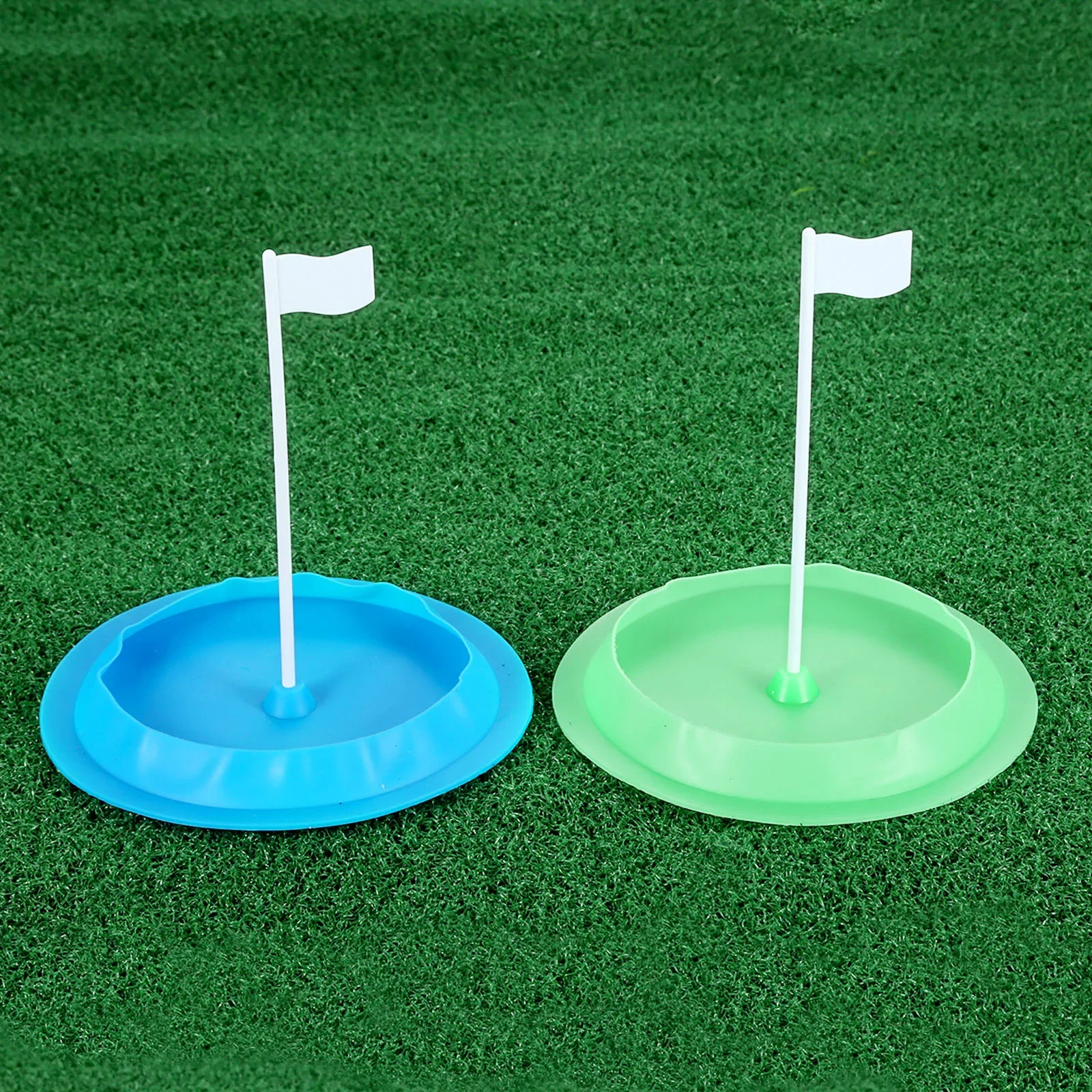 

All-Direction Golf Putting Cup Soft Silicone Practice Putter Hole Green Cup with Removable Flag Indoor Outdoor Golf Training Aid