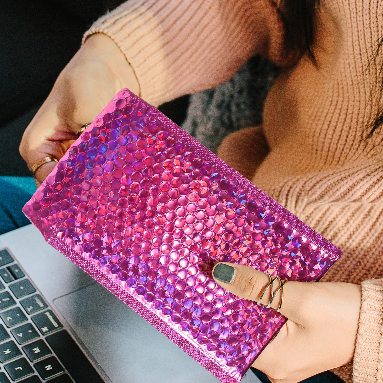 

Holographic Bubble Mailers 8 Silver 8 Rose Envelopes PET Self Seal Moisture Proof Lightweight Packing Bags Mailing