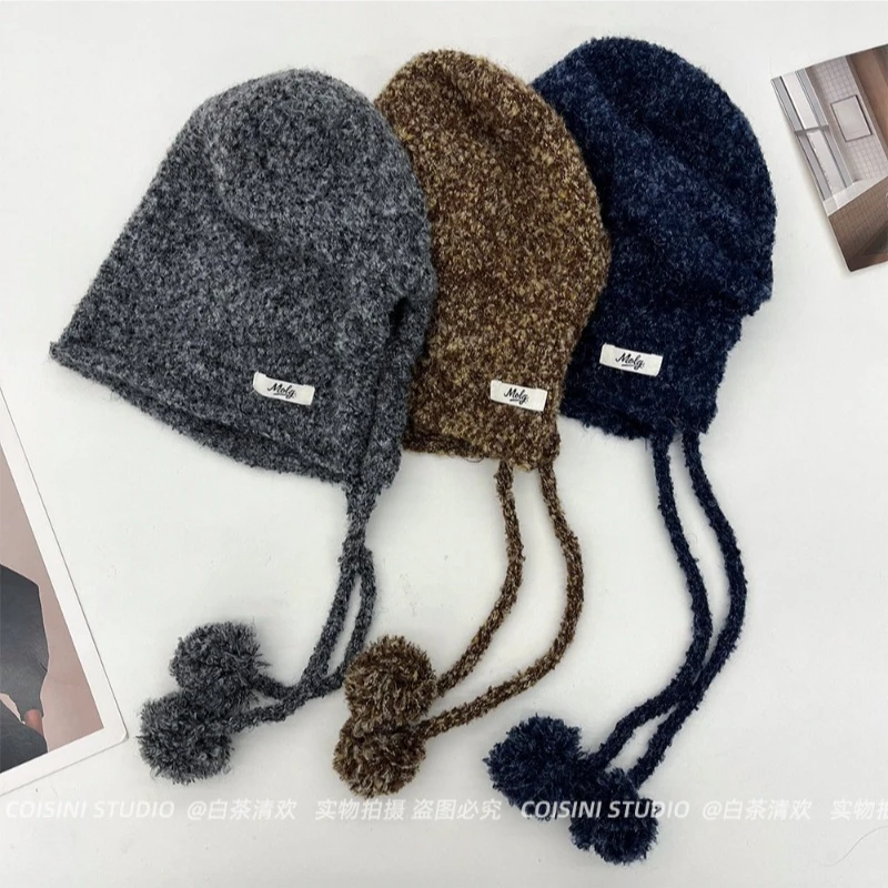 Koreanische Retro-Mütze mit gemischten Farben, Pelzbommeln und Schnürung, Ohrenschutz, warm und modisch für den Winter, Bombermütze für Damen. – Detail 6