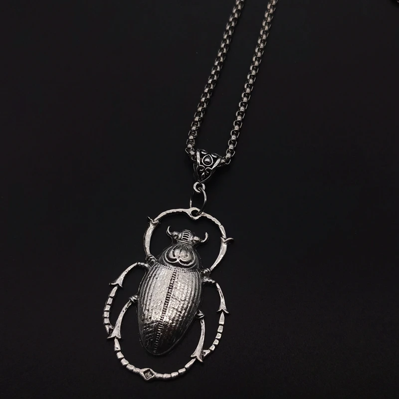 2022 New Delicacy Giant Silver Colour Scarab Beetle Necklace Insect Jewelry Fashion Exaggerate Nature Big Charm Women Men Gift