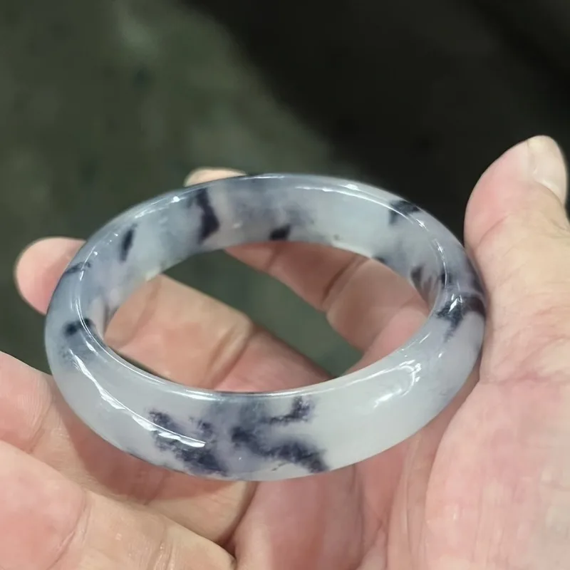 

Men's and Women's Elegant Natural Quartzite Jade Bracelet - Fashion Design