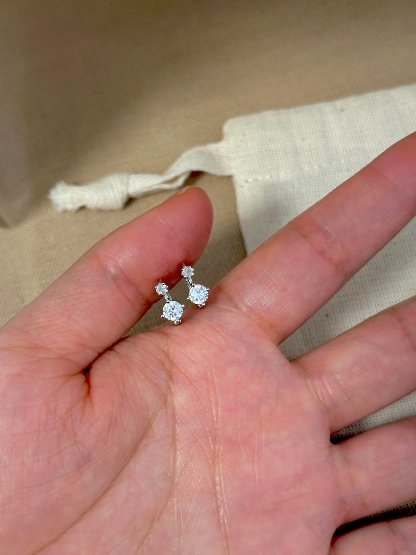 boucles-d'oreilles-minimalistes-cool-en-argent-sterling-s925-avec-double-diamant-scintillantes-sur-le-lobe-d'oreille-bijoux-de-mode